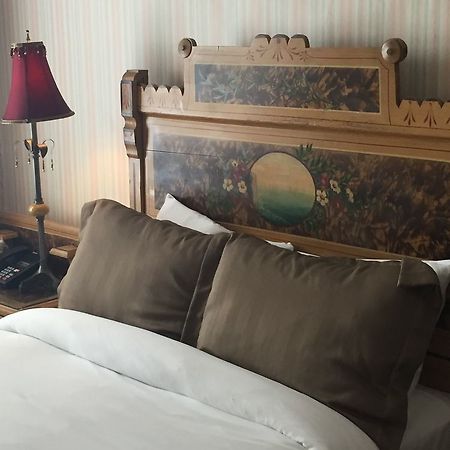The Golden Lamb Hotel Lebanon Exterior photo
