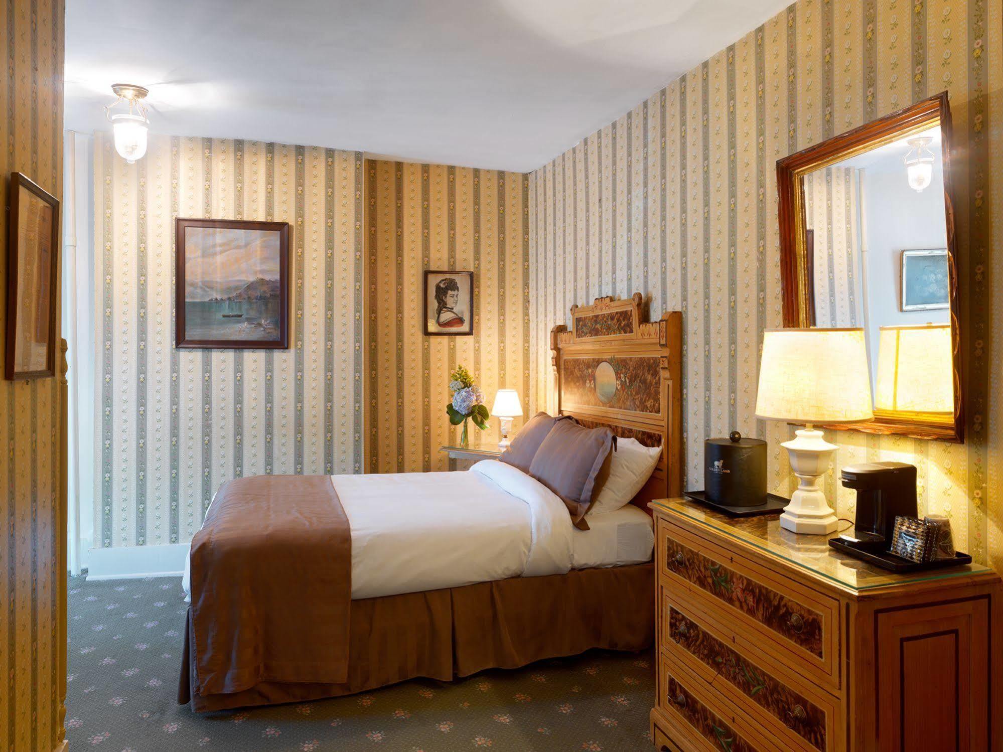 The Golden Lamb Hotel Lebanon Exterior photo